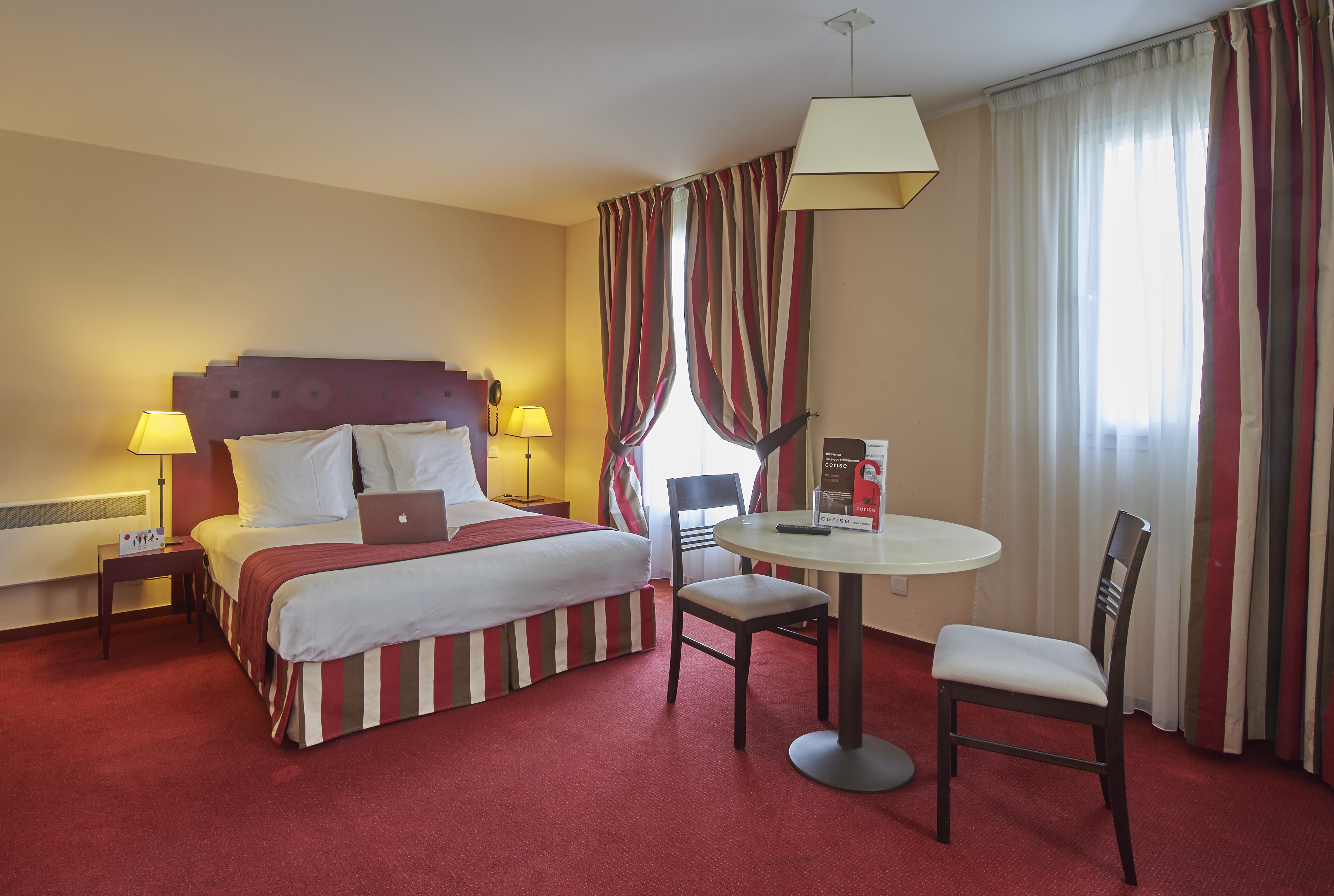 Hotel Cerise Chatou Εξωτερικό φωτογραφία