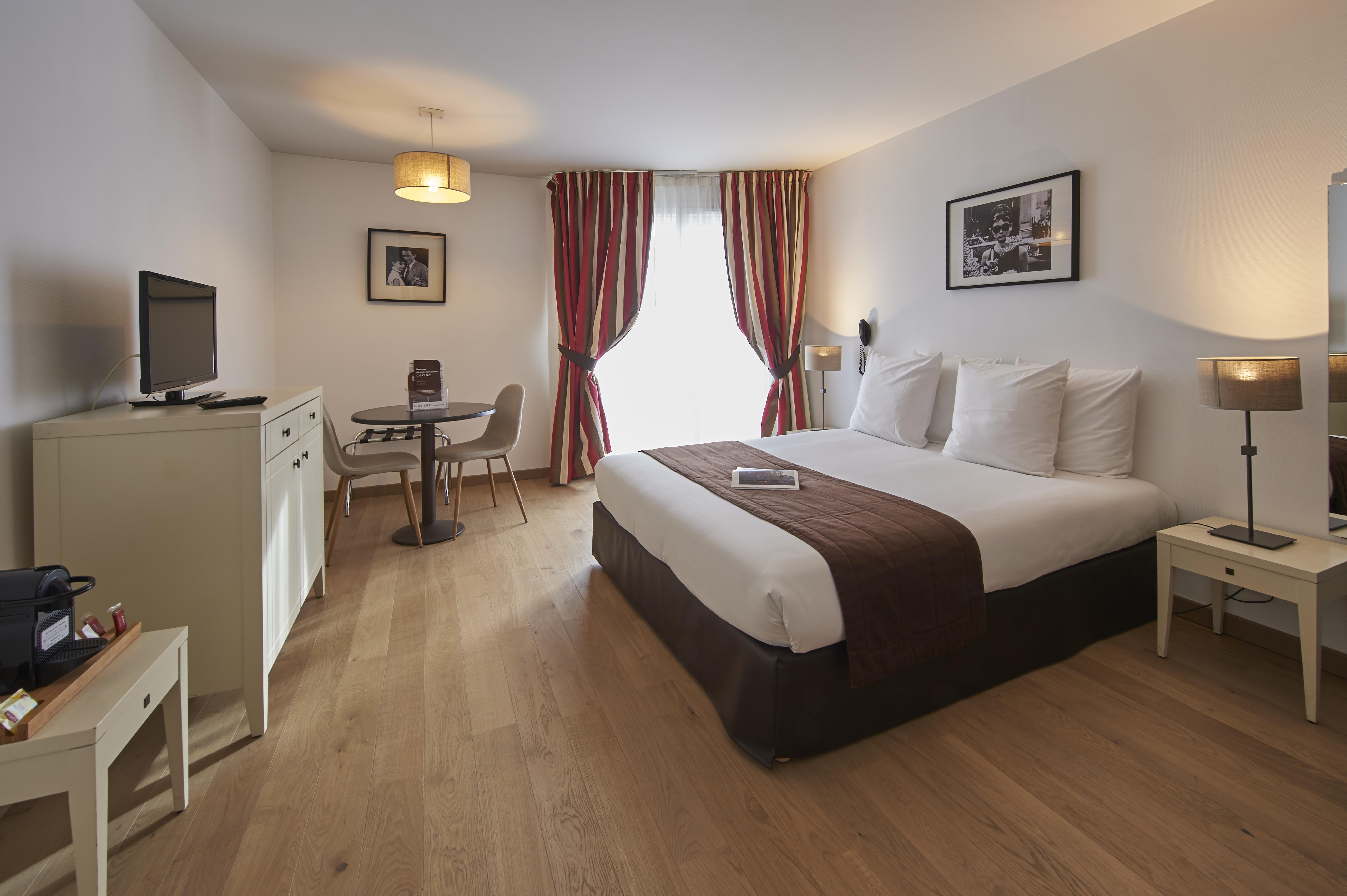 Hotel Cerise Chatou Εξωτερικό φωτογραφία