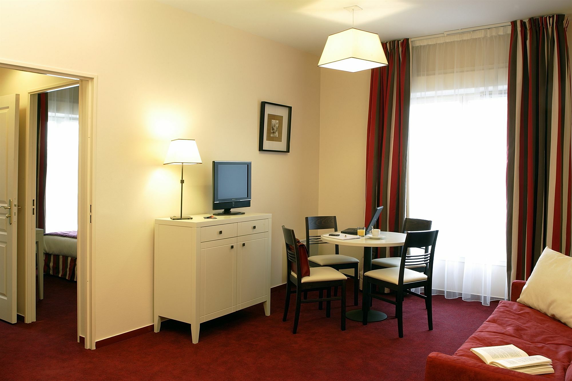 Hotel Cerise Chatou Εξωτερικό φωτογραφία