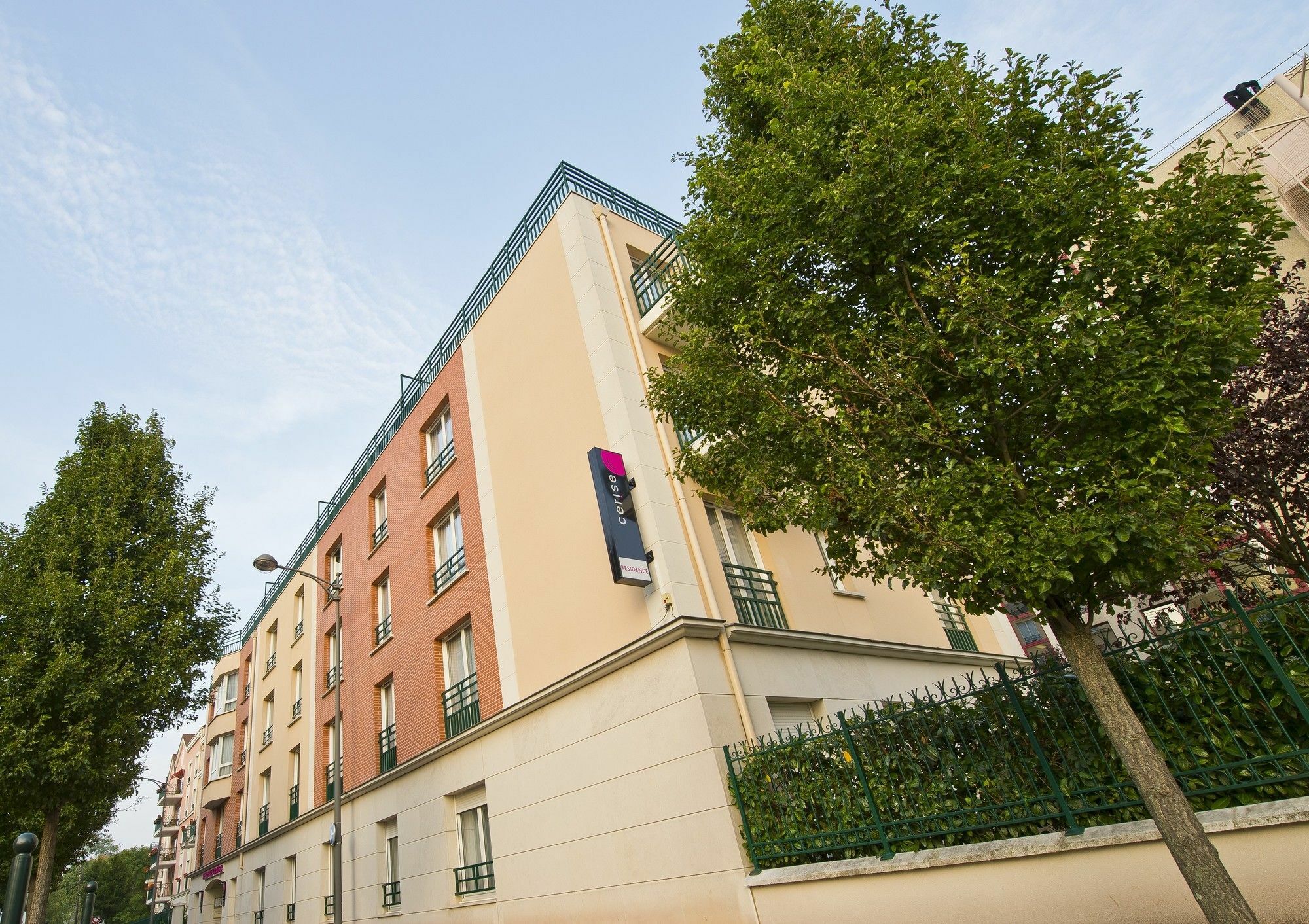 Hotel Cerise Chatou Εξωτερικό φωτογραφία