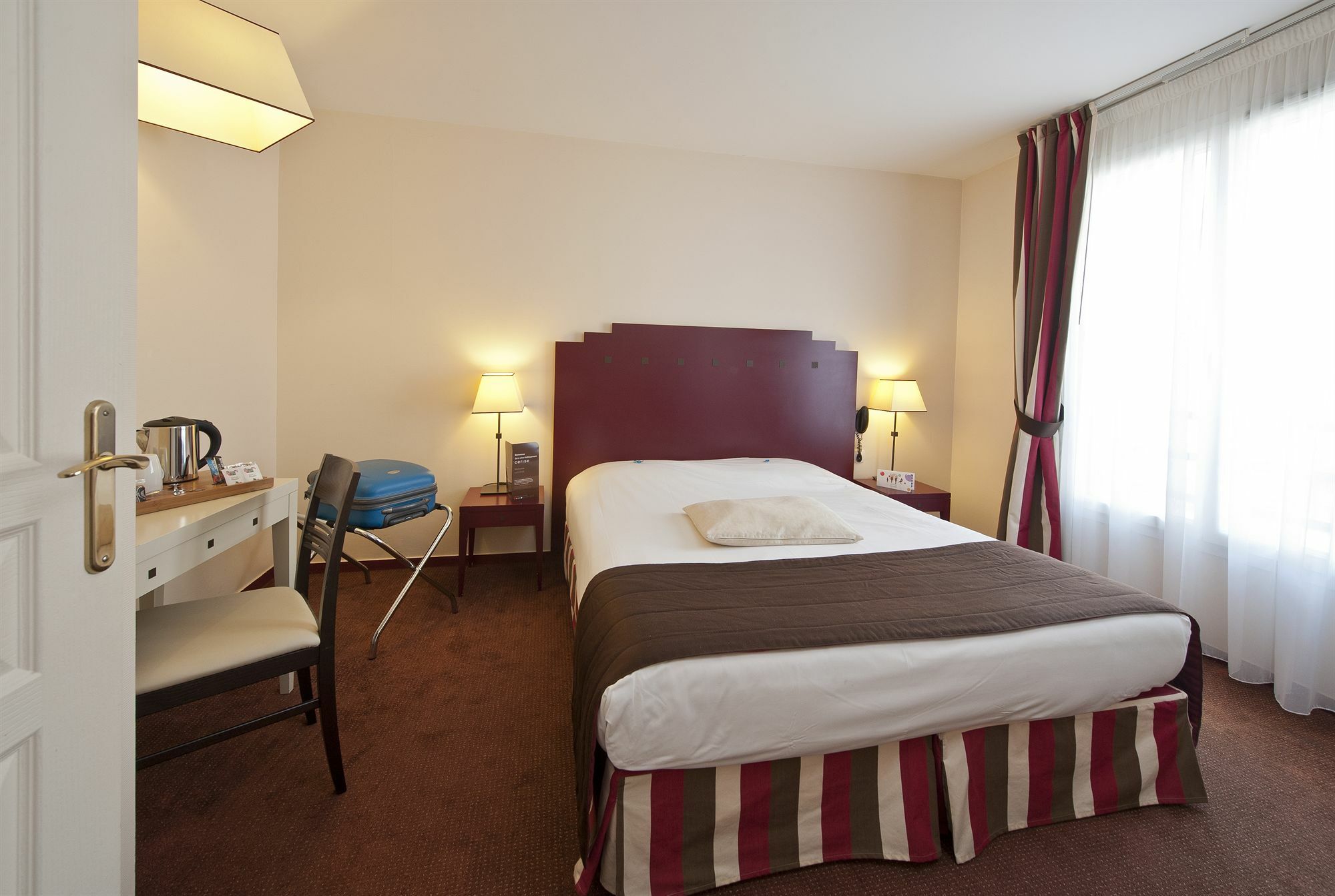 Hotel Cerise Chatou Εξωτερικό φωτογραφία
